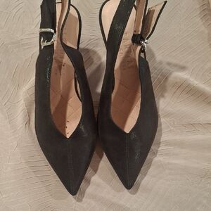 Hispanitas ShoesSleek Black Suede Heels with Pointed Toe